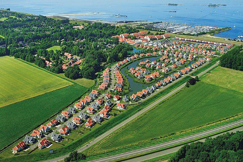 Wunderschoenes-Freistehendes-Ferienhaus-An-Der-See-Sauna-Strand-Yachthafen-Wlan Bruinisse Dış mekan fotoğraf