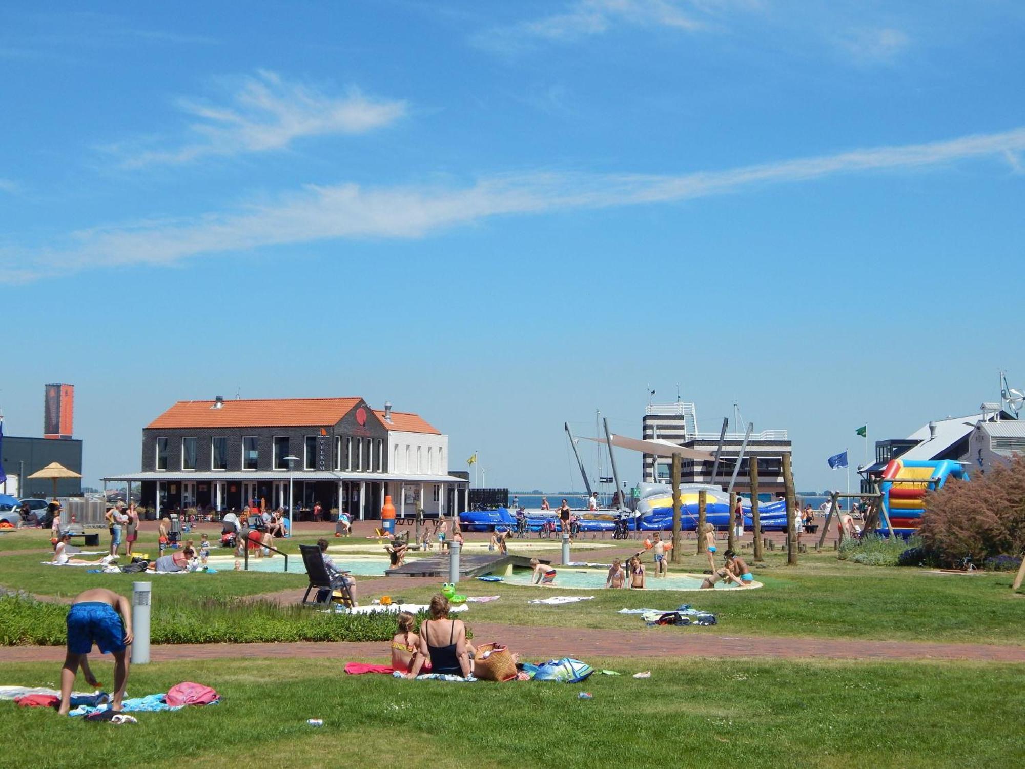 Wunderschoenes-Freistehendes-Ferienhaus-An-Der-See-Sauna-Strand-Yachthafen-Wlan Bruinisse Dış mekan fotoğraf